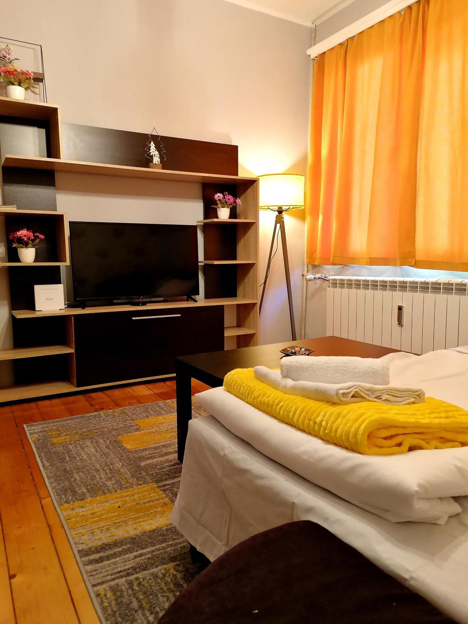 Appartamento "Crystal" - The Cozy Place In The Heart Of Sofia Esterno foto