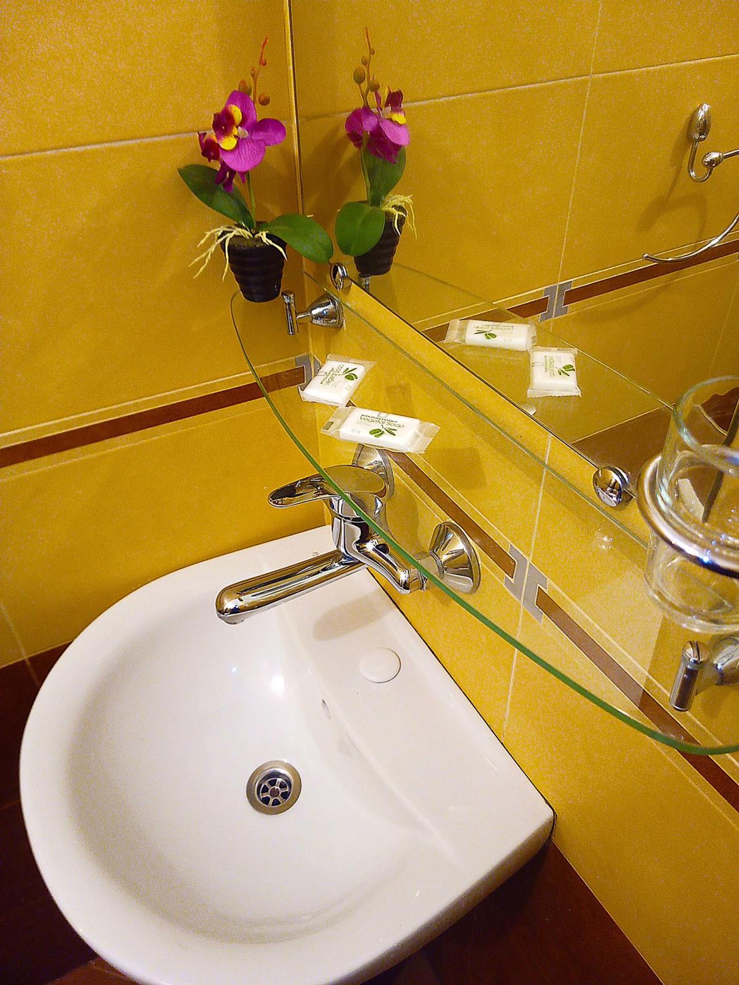 Appartamento "Crystal" - The Cozy Place In The Heart Of Sofia Esterno foto